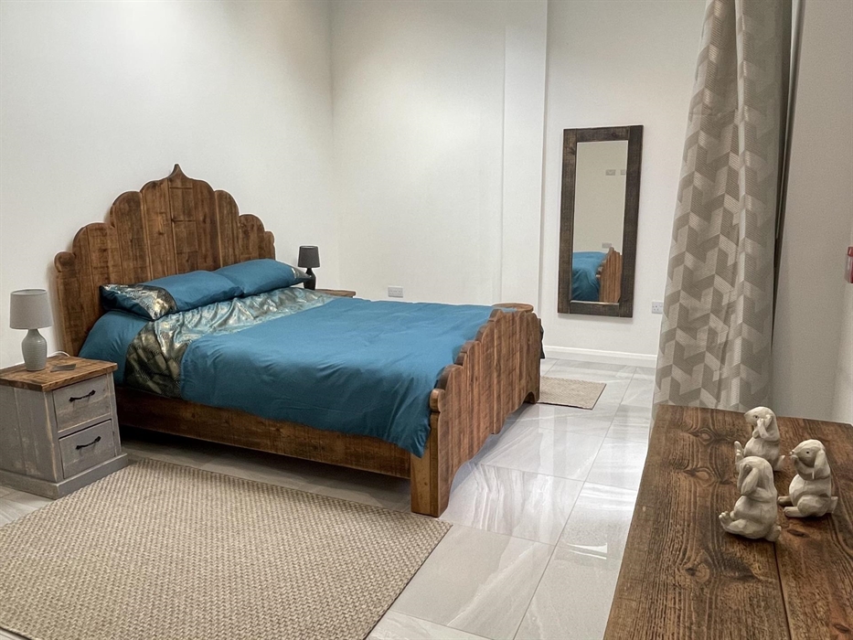 Spacious bedrooms with underfloor heating king size beds