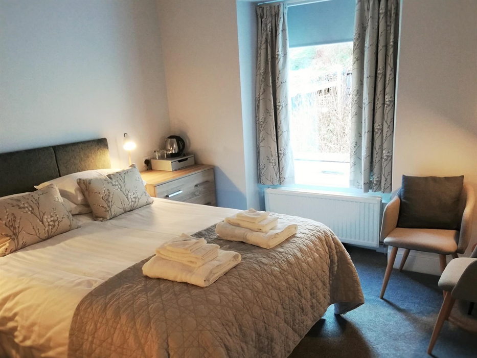 Room 4 - Seating area