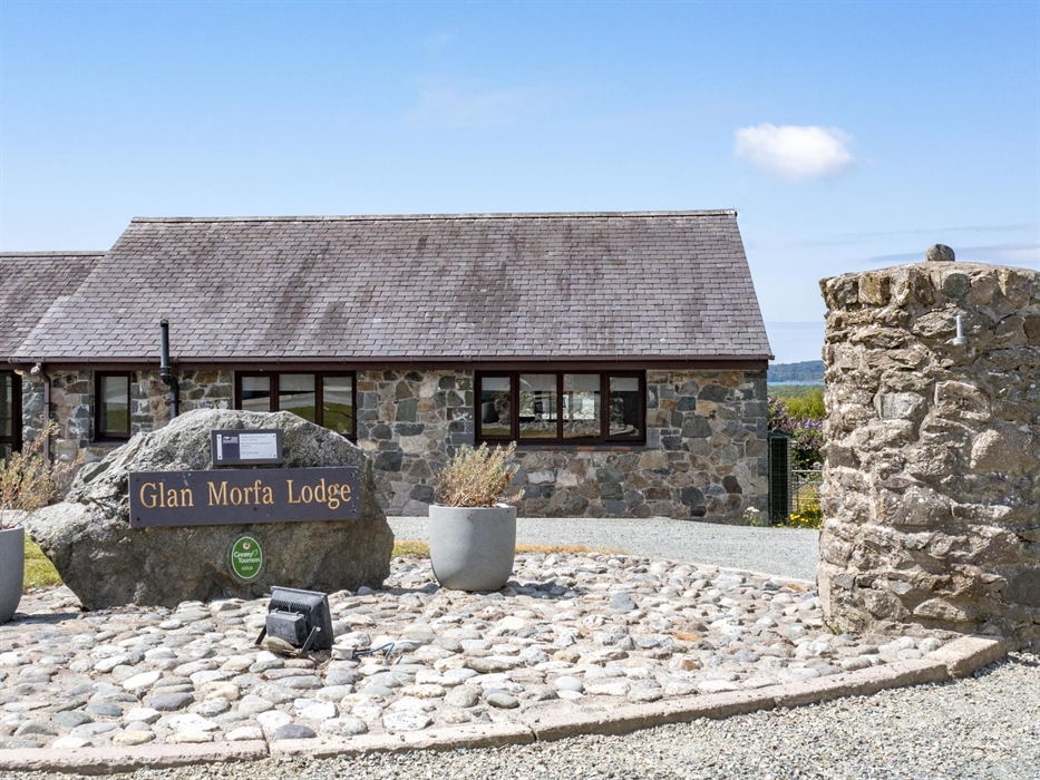 Glan Morfa Lodge Retreat