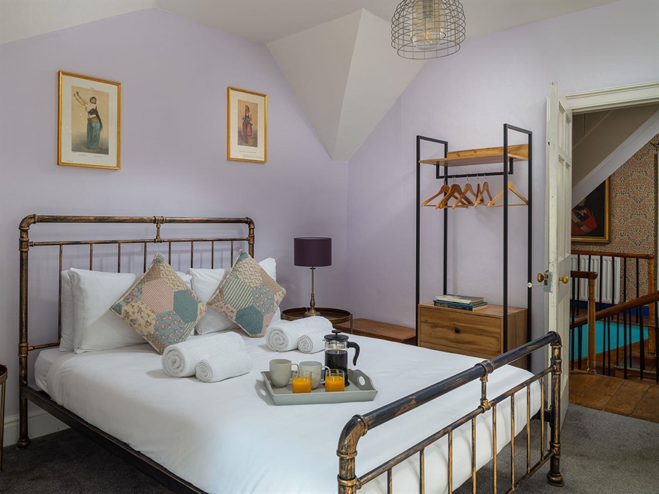 The Cors Country House