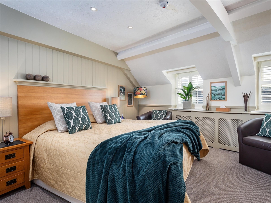 Superior king room 7 is on the second floor. It has a UK super king size bed (180cm
wide and 200cm long) newly renovated ensuite with large walk in s