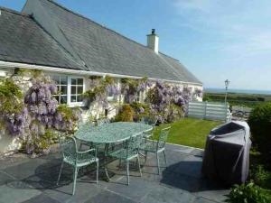 Upper patio with BBQ