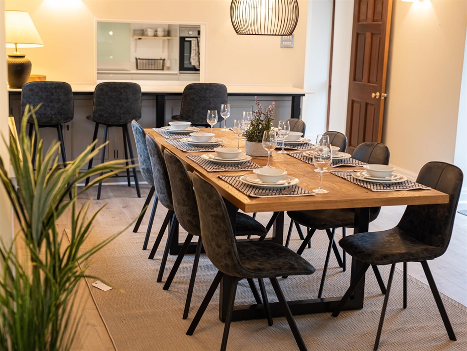 Dine in elegance with a setting that is as delightful as the meals shared, creating lasting memories with loved ones.