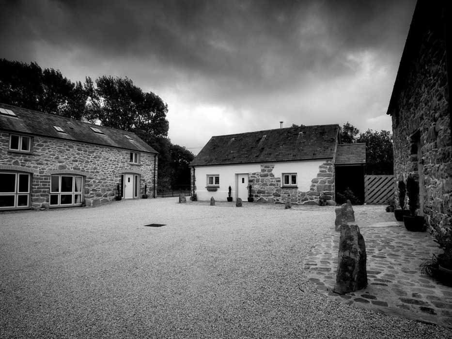 Bryngwyn Canol Cottages