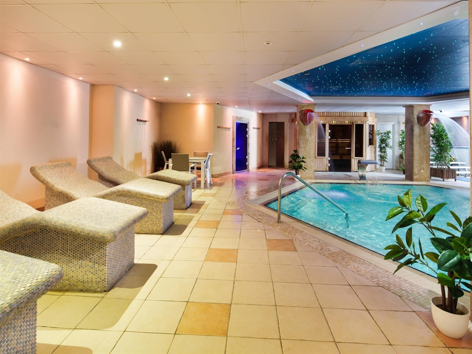 The Cliff Hotel & Spa Hydrotherapy Pool and Heated Loungers