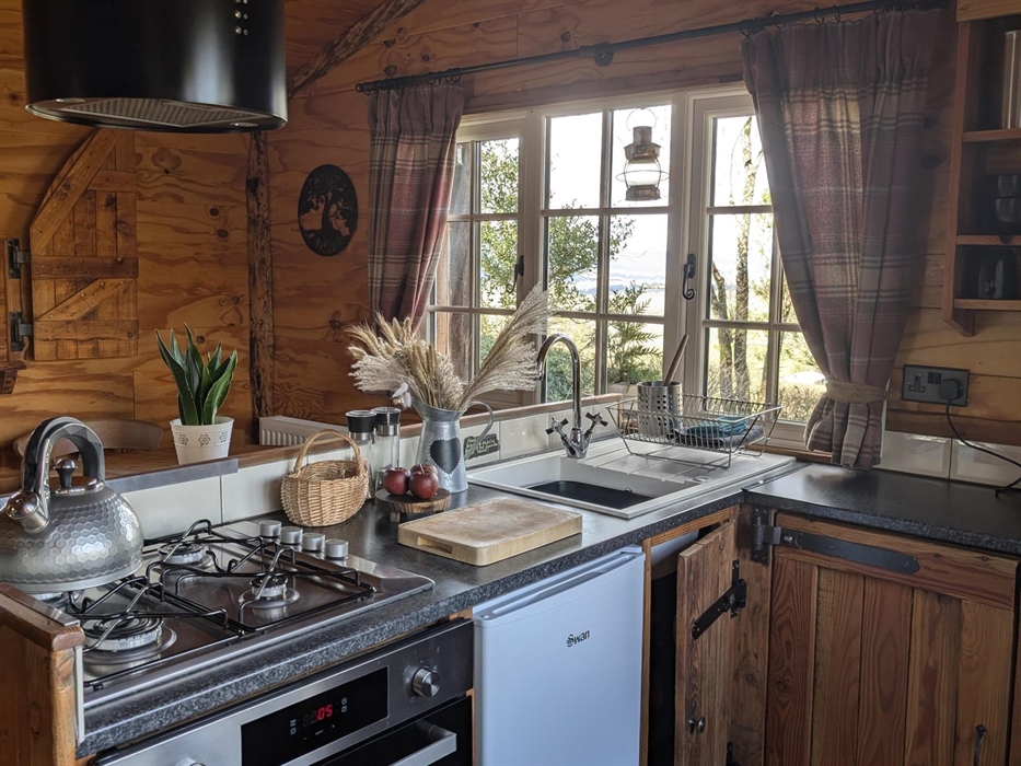 Gas hob electric cooker fridge microwave toaster Kettle etc