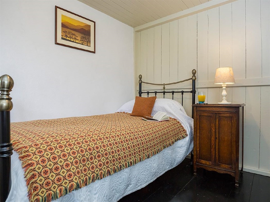 Hen Dy Single Bedroom