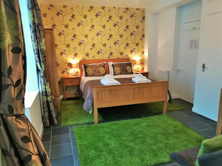 Room 9 Ground floor King size