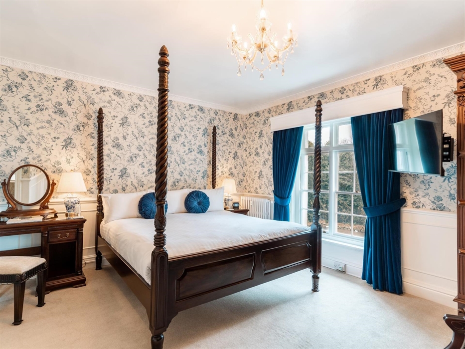 The Llewelyn Room at Plas Dinas Country House