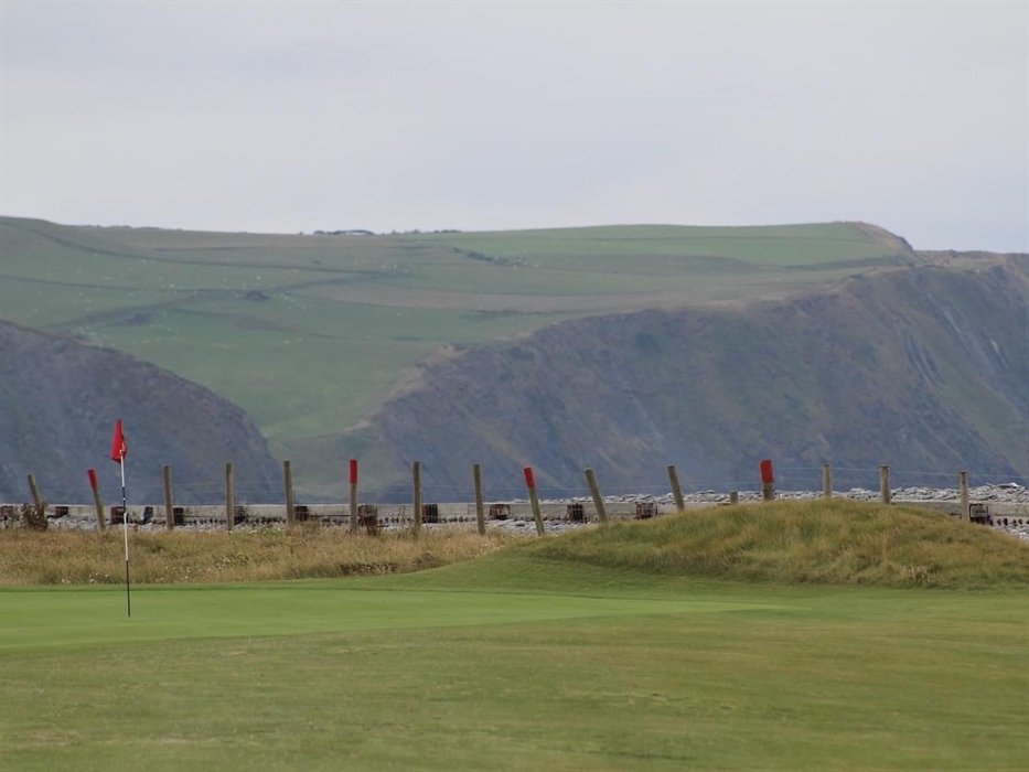 Borth & Ynyslas Golf Club