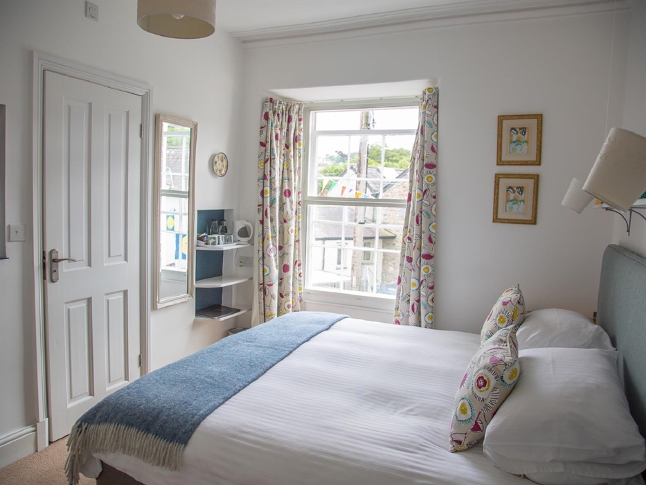 Cnapan Guest House Accommodation Newport Pembrokeshire