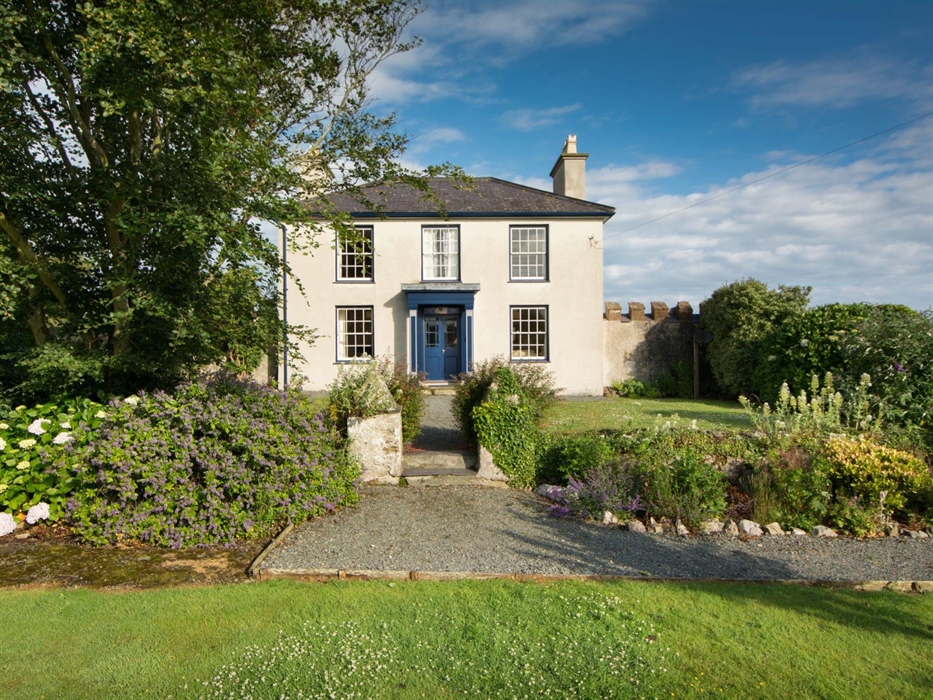 Bryn Llywelyn Exterior