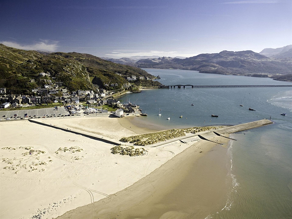 Walk across Barmouth Bridge, Visit Wales copyright