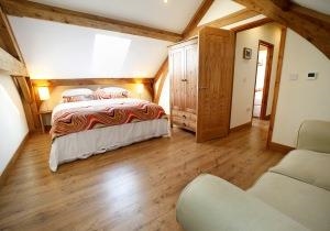 Tir-Cethin Farm Luxury Barn Holidays
