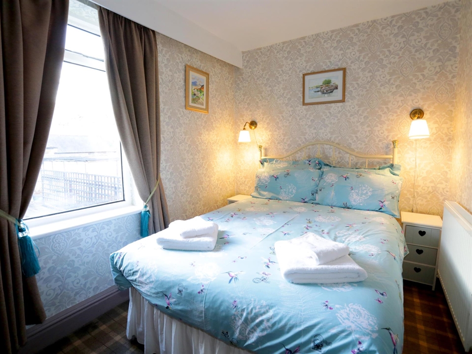 Indulge in personal relaxation while overlooking the roof garden—your private oasis for moments of tranquility.