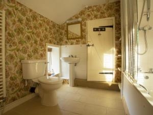 Bathroom at the Town Cottage, Llanidloes