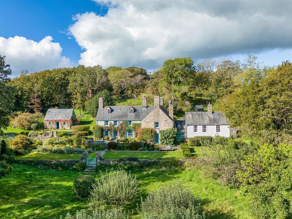 Carregfelen Main House