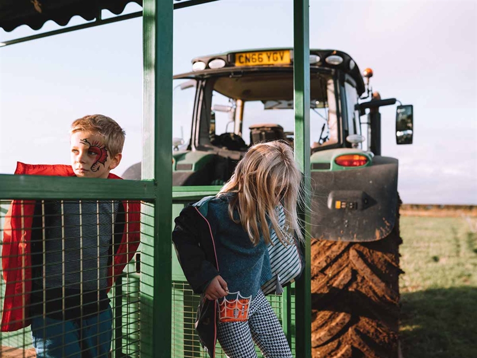 Children-Tractor-Ride