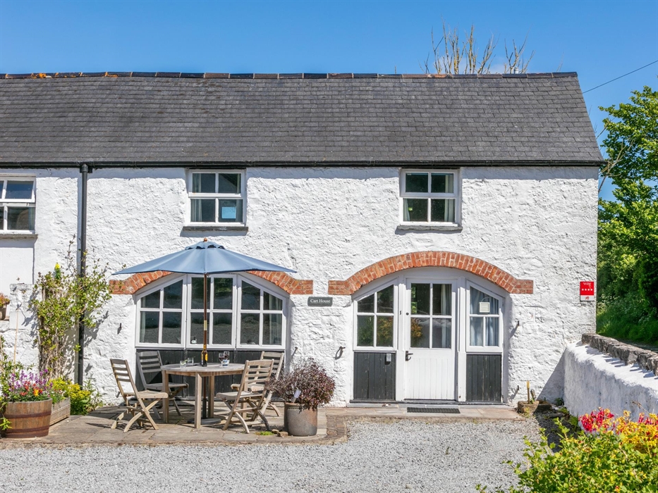 Sleeps 4, one double bedroom and one twin