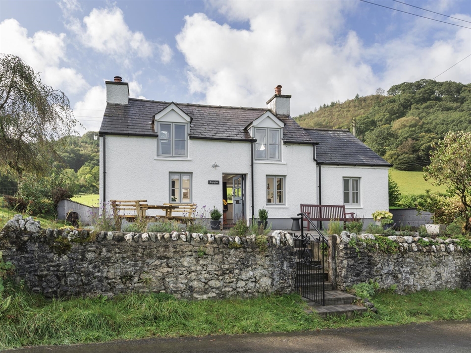 Brynglas Cottage