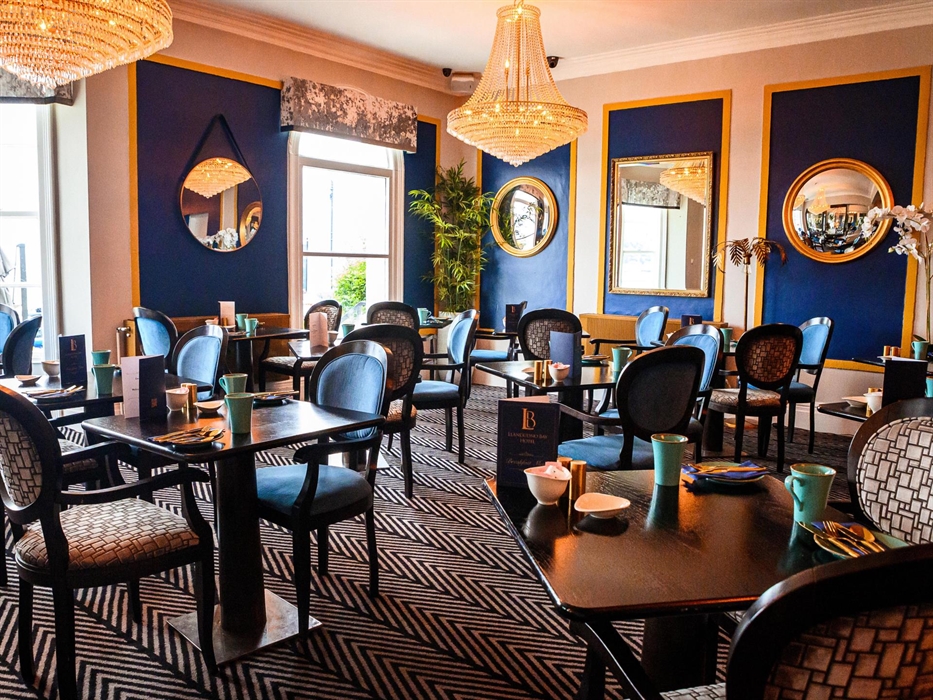 Enjoy breakfast with sea view