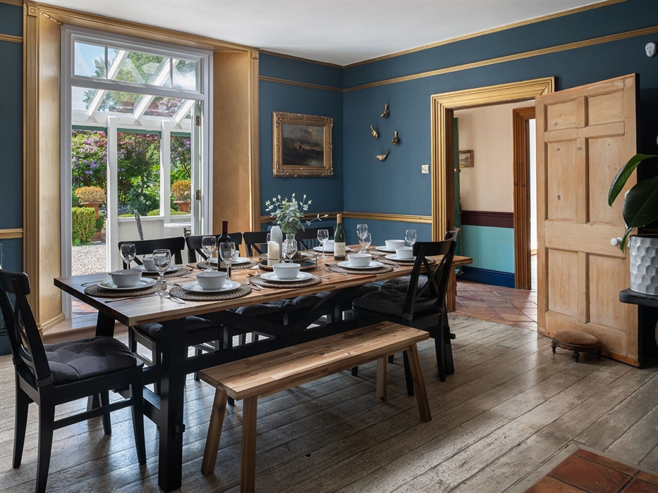 The Cors Country House