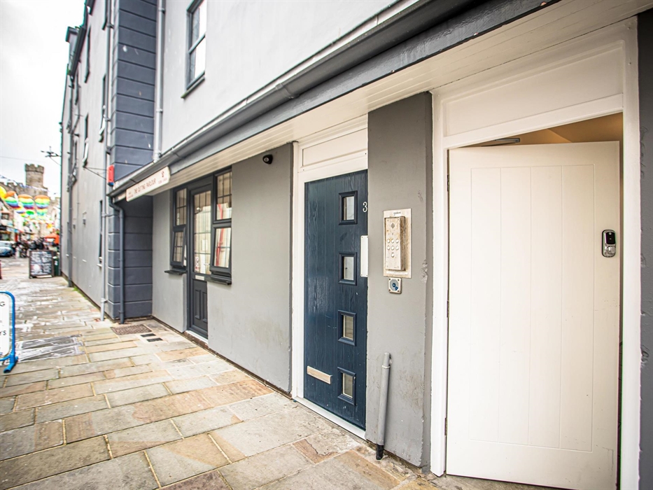 Entrance to Caernarfon Apartments
