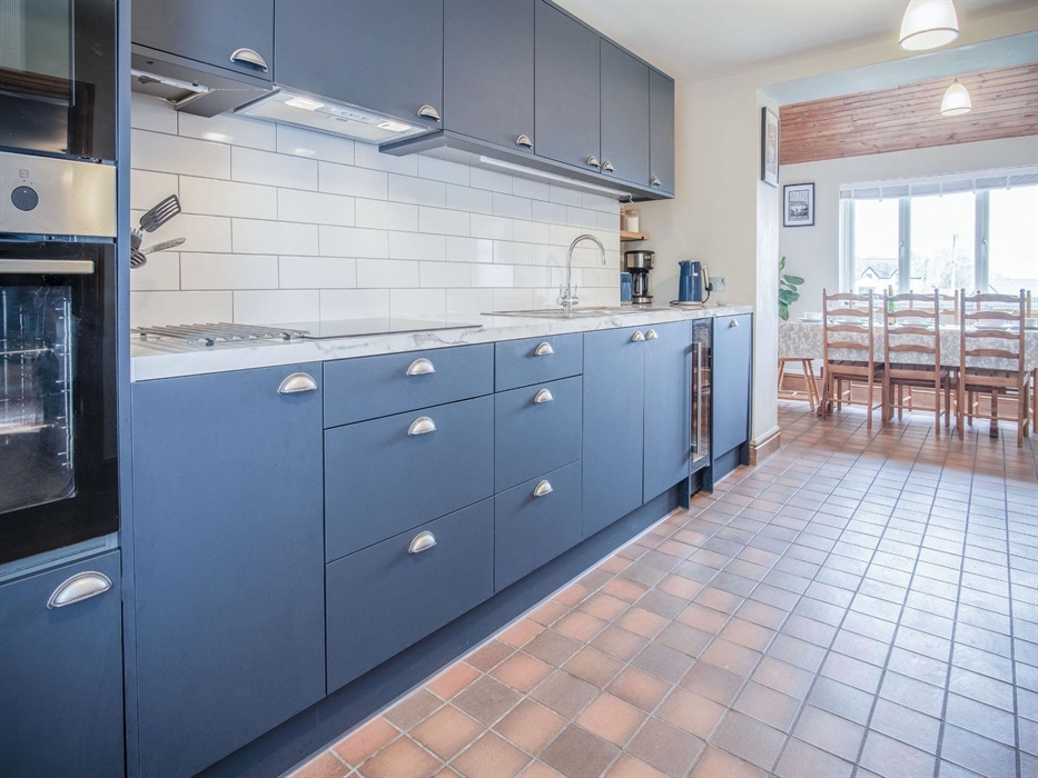 Fully fitted and equipped Kitchen with Combi microwave oven, Fan over, Electric Hob with extractor fan, Wine cooler, Dishwasher, and Fridge Freezer. P