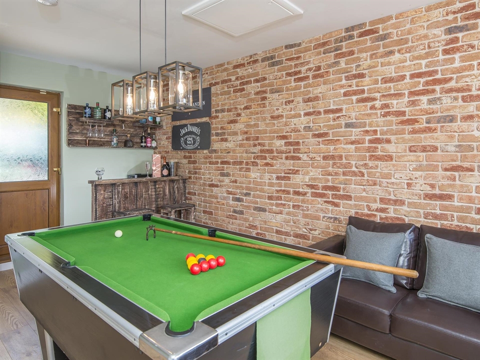 Games Room & Bar