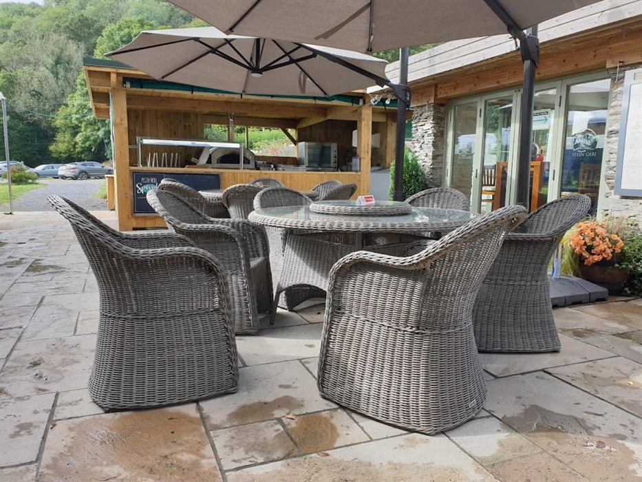 Has both dining inside and outside -  Delicious but simple food and you must try our home made pizzas