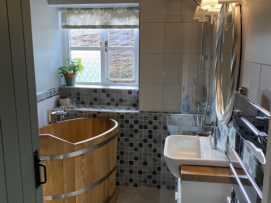 Fully modernised wetroom