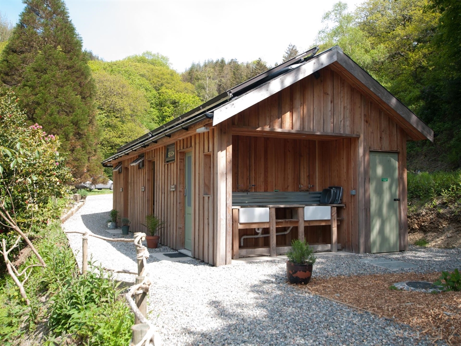 Facilties building and washing up area