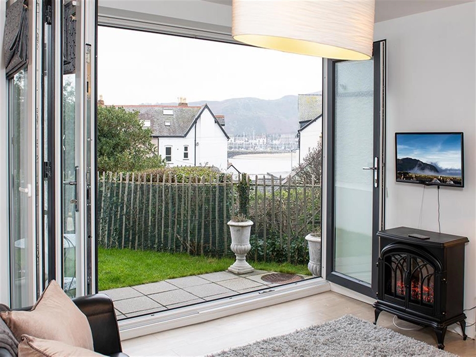 11DeganwyCastleB_011