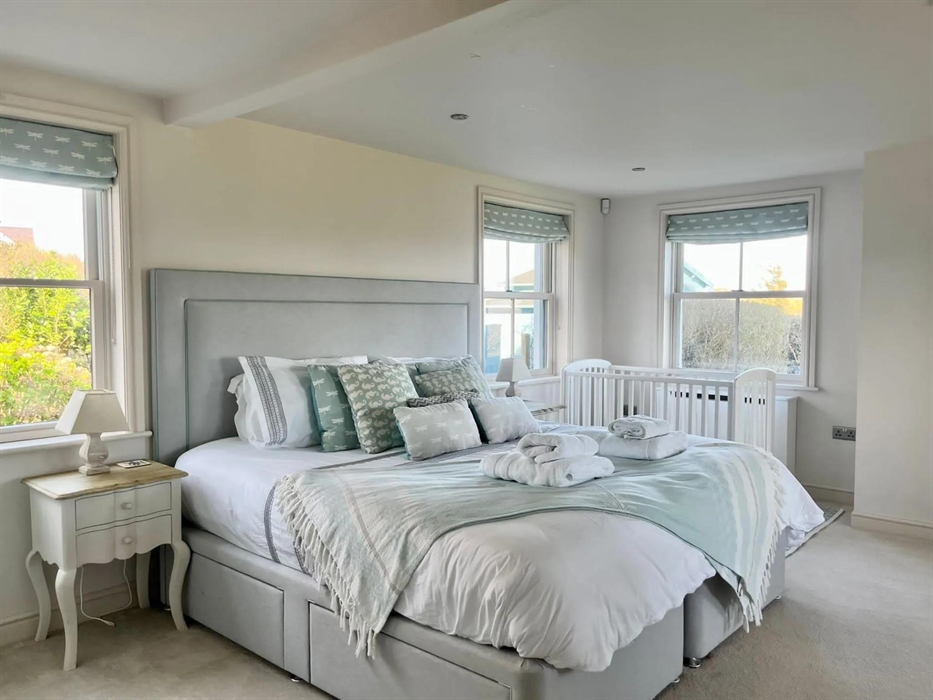 The Retreat – Luxurious Spacious Bedrooms