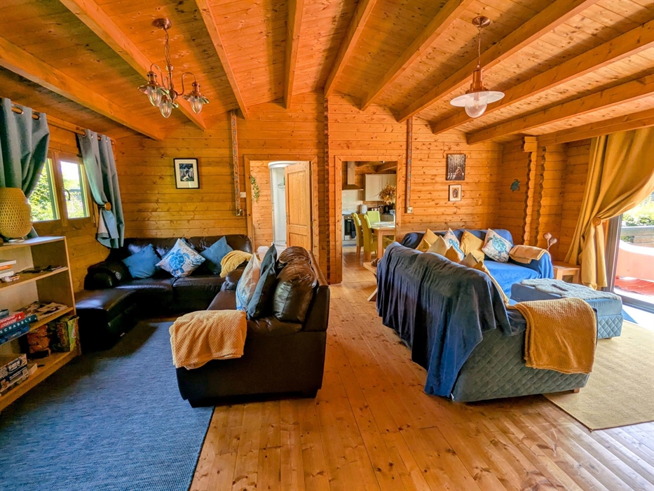 Mam cabin view to kitchen and bathroom