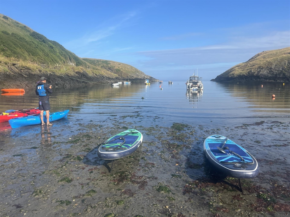 Borrow our kayaks or bring your own paddle boards and launch a short walk from your pitch.