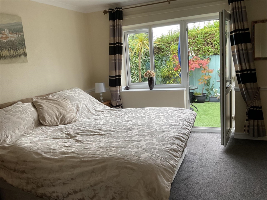 King size devan bed or can split to twin