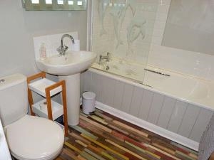 Main bathroom