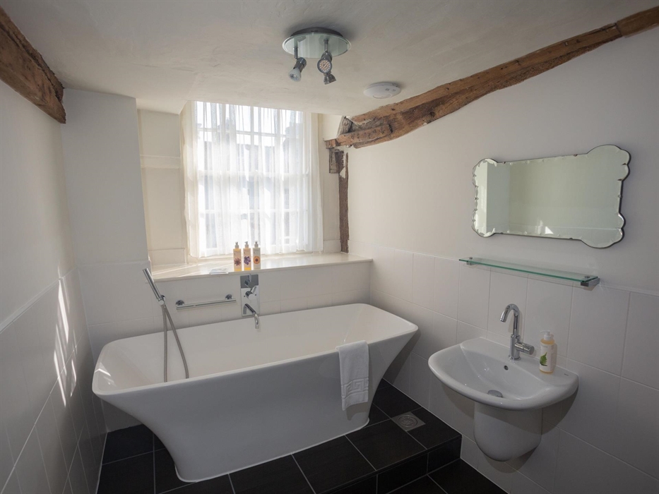 Elderflower bathroom