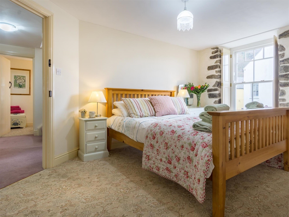 Bedroom 3 with king size bed and en-suite