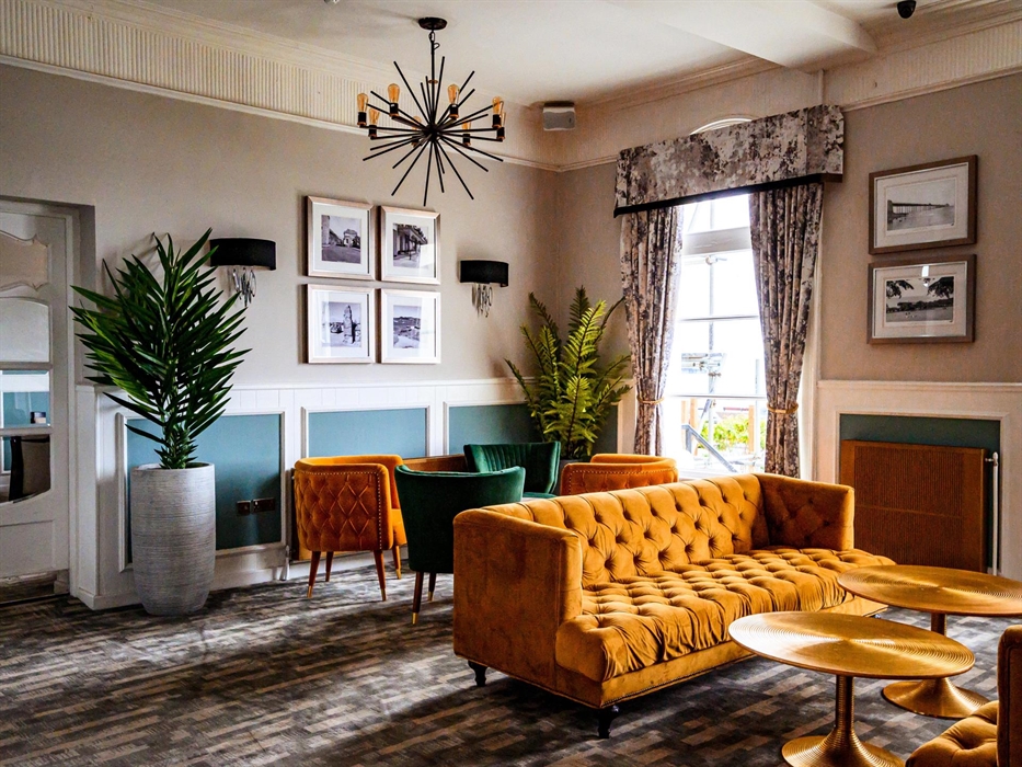 Lounge with sea view