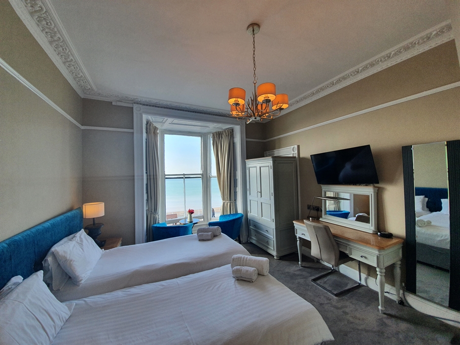 Hotel twin room with sea view