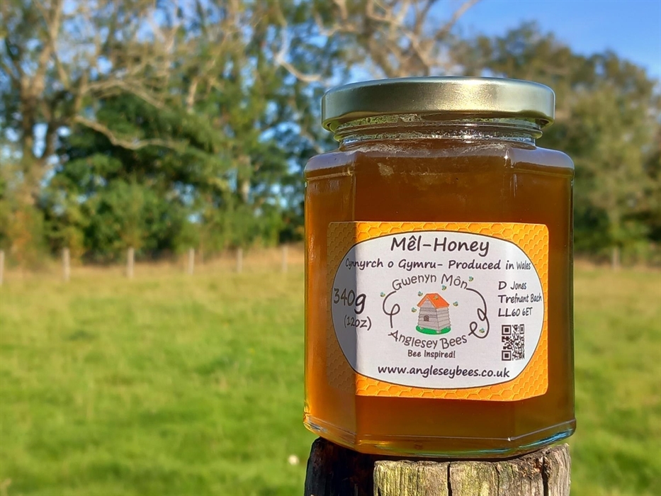 Our Anglesey wildflower honey has been awarded a Great Taste 2-star award and is for sale in attractive large and small hexagonal jars.