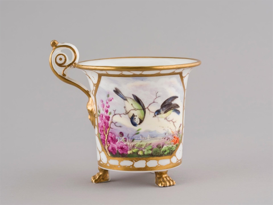 Pardoe decorated Nantgarw cup