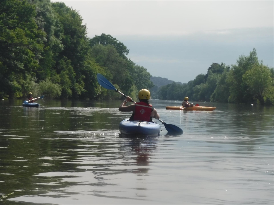 Kayaking on the River Wye at Monmouth with www.inspire2adventure.com perfect for beginners, families, & groups with instructors who will teach basic s