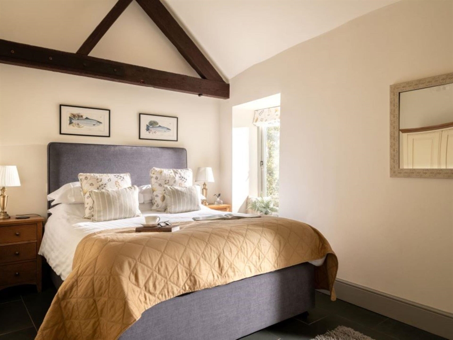 A cosy room with window seats that give you the most wonderful view of the River