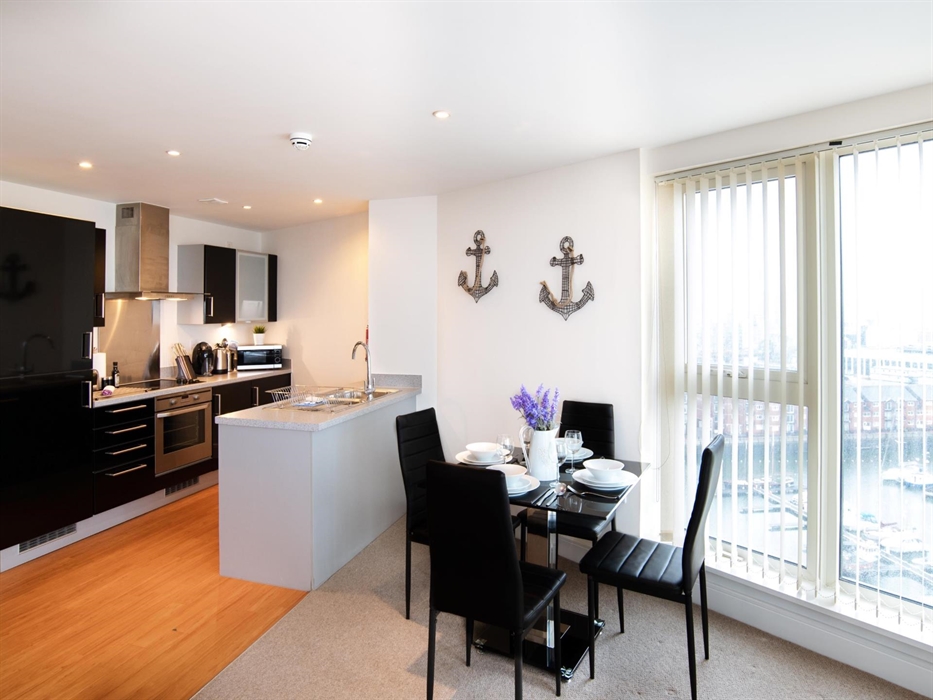 Dinning with a view over the Marina