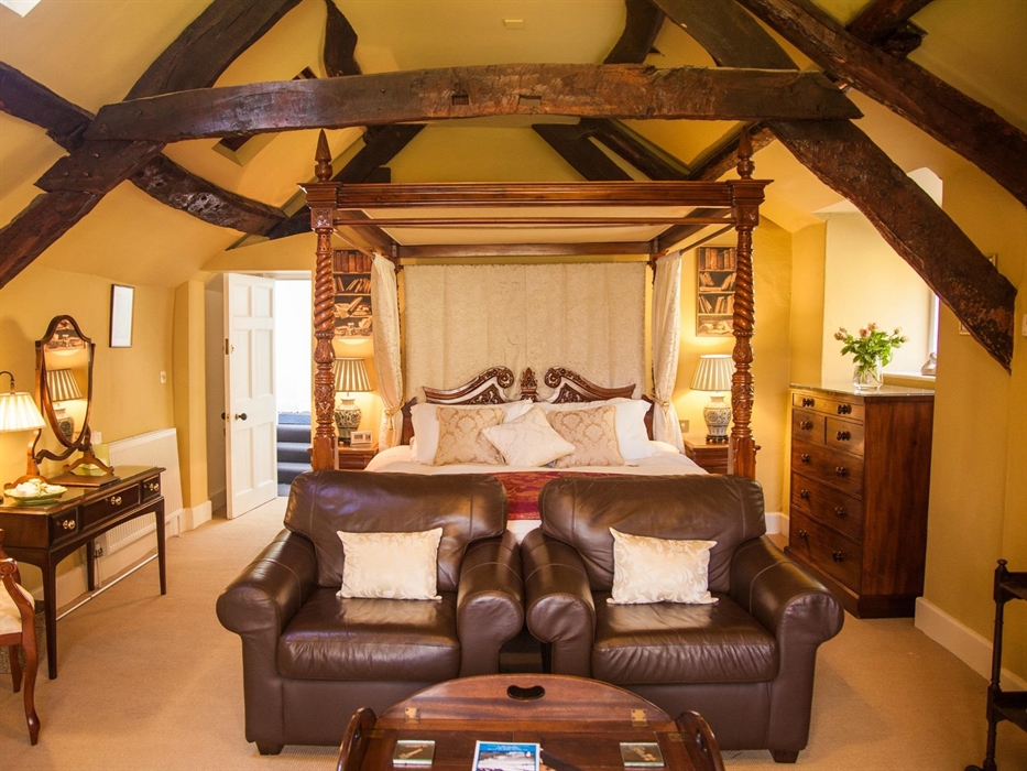 Plas Tan-Yr-Allt Historic Country House