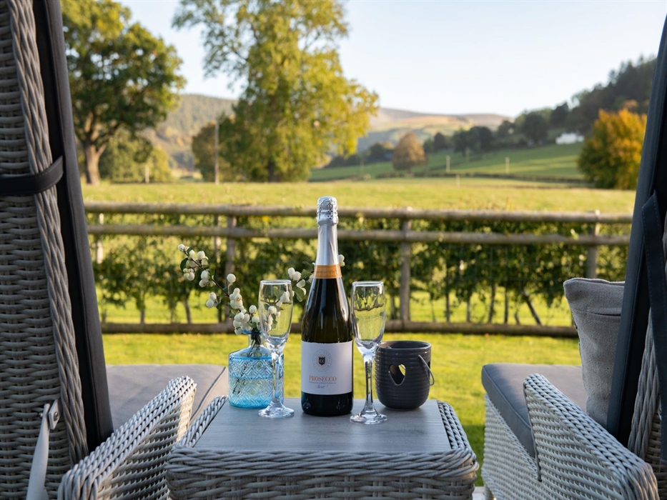 Celebrate your romantic retreat by opening up the bubbly whilst taking in the picturesque scenery