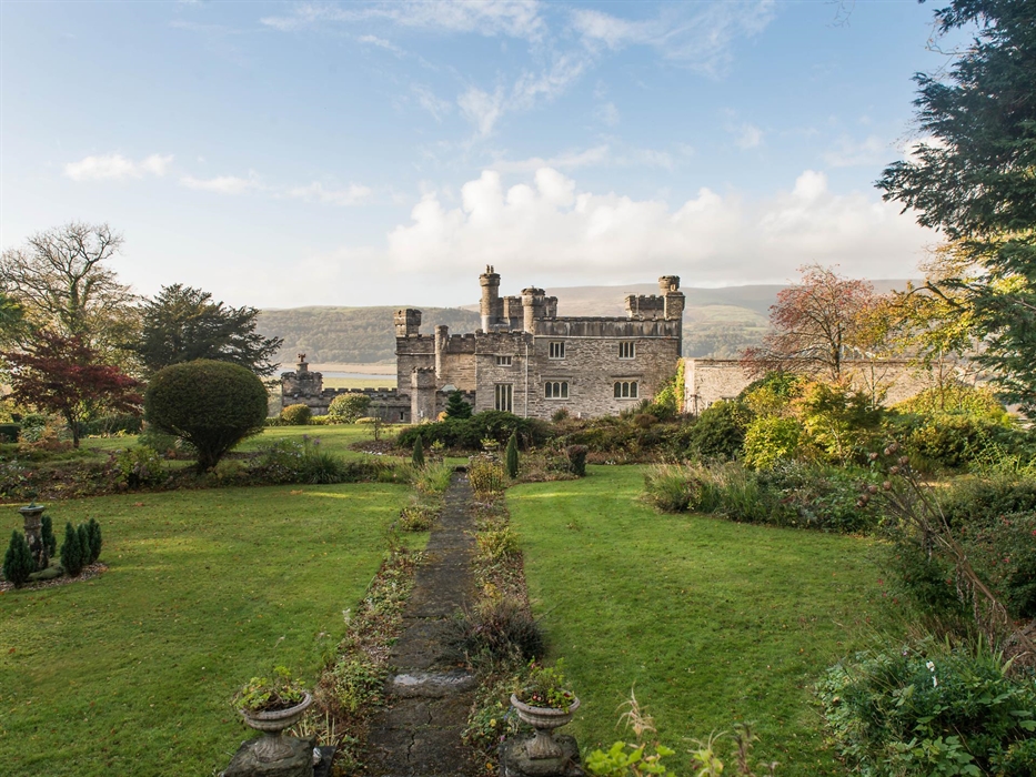 Glandyfi Castle rear gardens